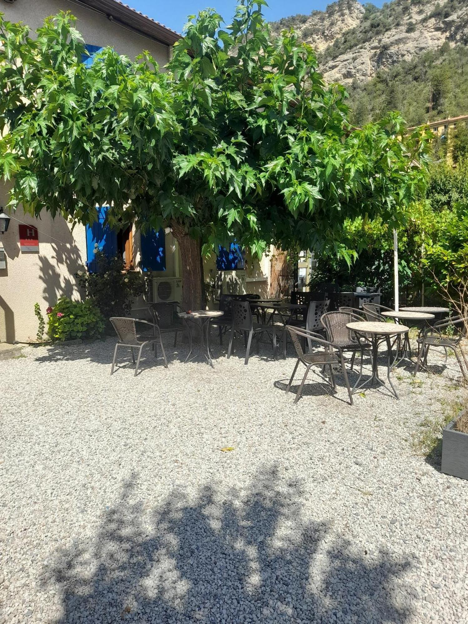 Hôtel Les Alizés Puget-Théniers Esterno foto